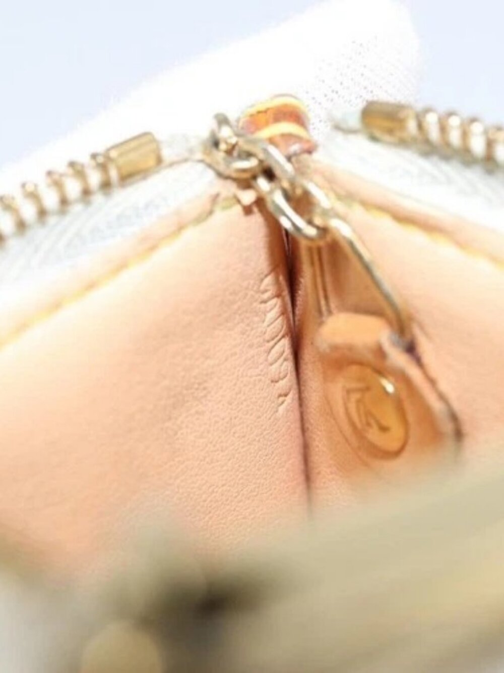 LOUIS VUITTON Monogram Multicolor Pochette Cles Purse White M92655 Auth 172025 - Picture 12 of 16
